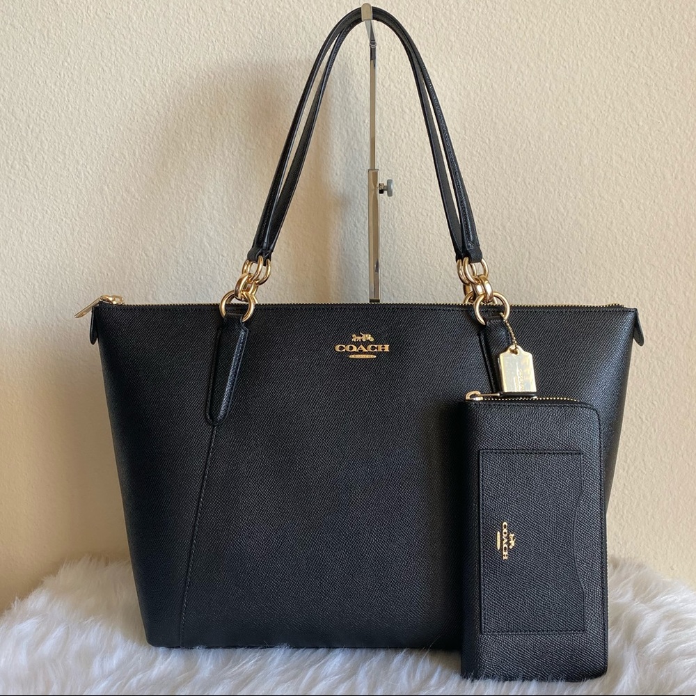 Coach purse and wallet set
